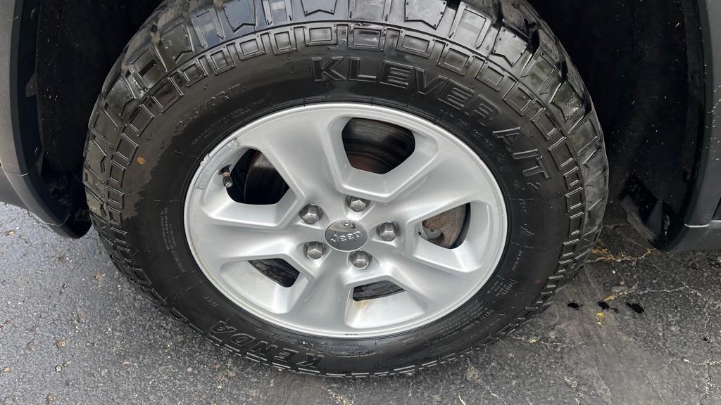 Jeep Grand Cherokee Laredo 4WD 2015