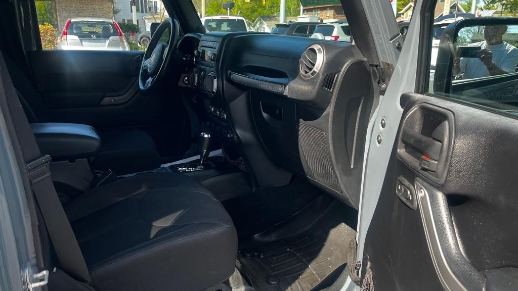 Jeep Wrangler Unlimited Sport 4WD 2014