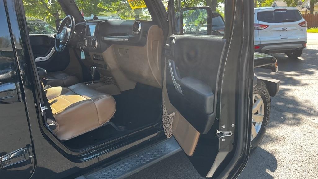 Jeep Wrangler Unlimited Sahara 4WD 2012