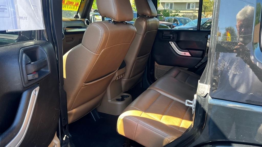 Jeep Wrangler Unlimited Sahara 4WD 2012