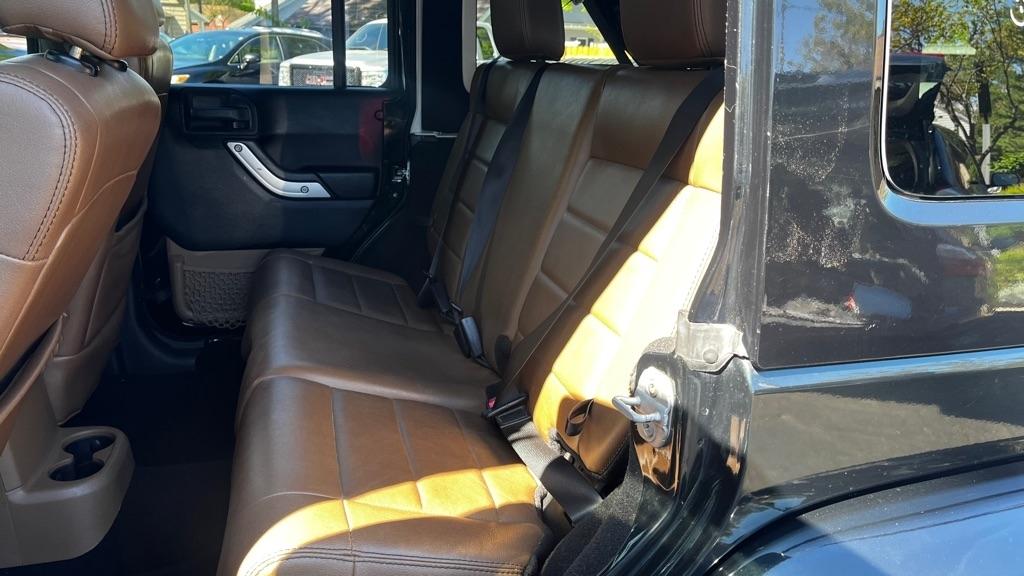 Jeep Wrangler Unlimited Sahara 4WD 2012