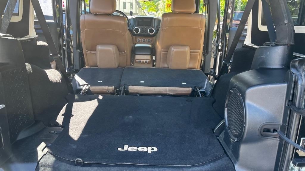 Jeep Wrangler Unlimited Sahara 4WD 2012