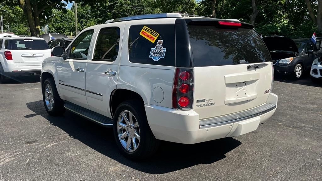 GMC Yukon Denali 4WD 2012