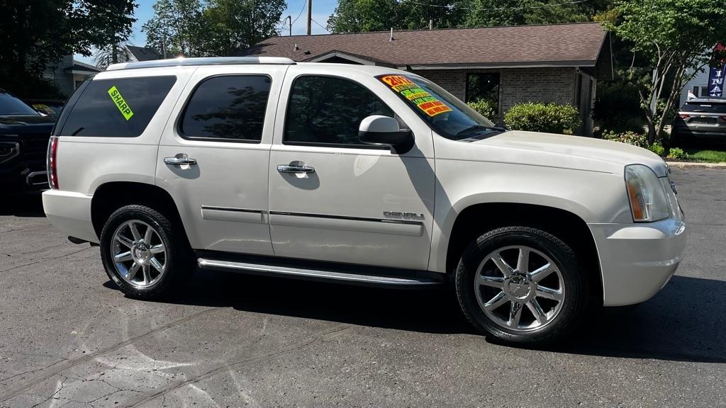 GMC Yukon Denali 4WD 2012