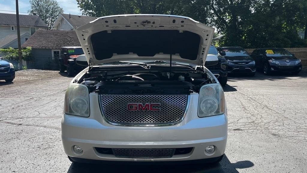 GMC Yukon Denali 4WD 2012