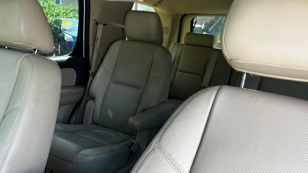 GMC Yukon Denali 4WD 2012