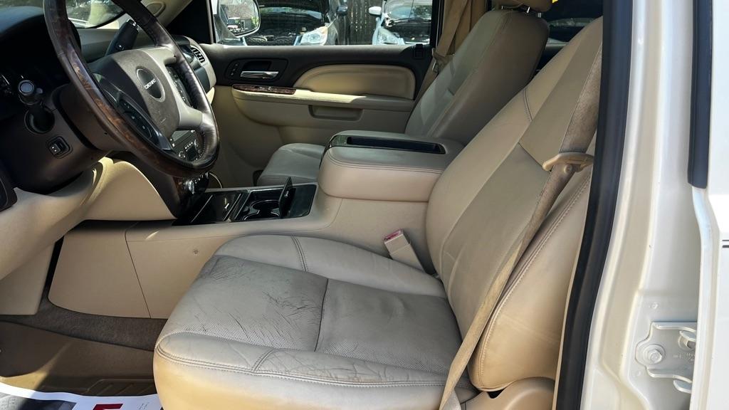 GMC Yukon Denali 4WD 2012