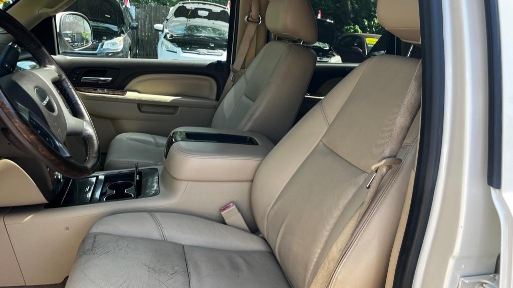 GMC Yukon Denali 4WD 2012