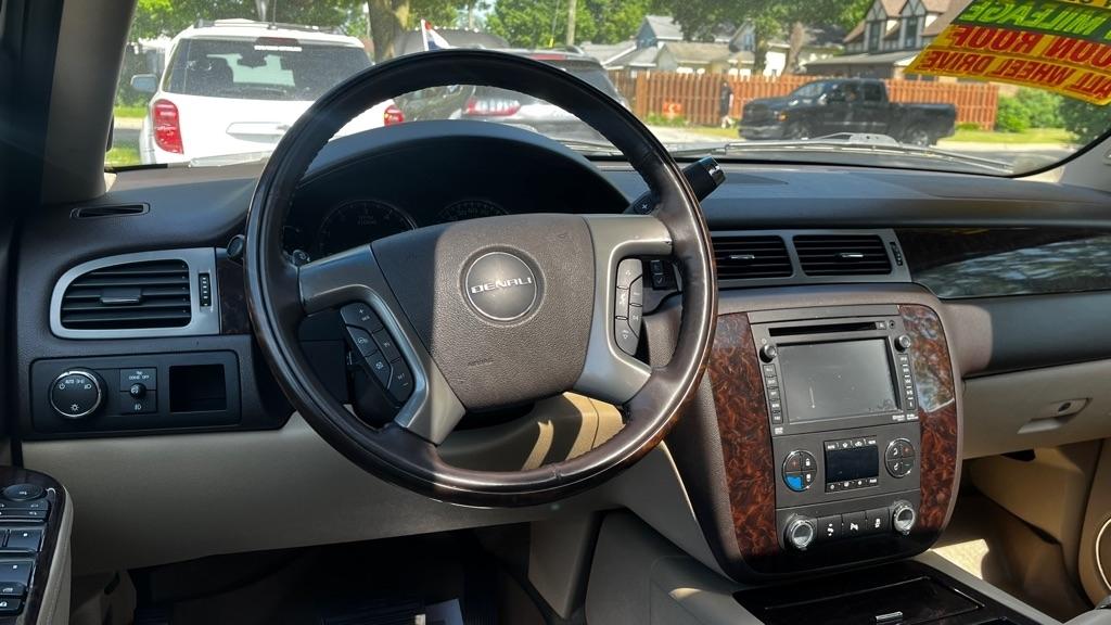 GMC Yukon Denali 4WD 2012