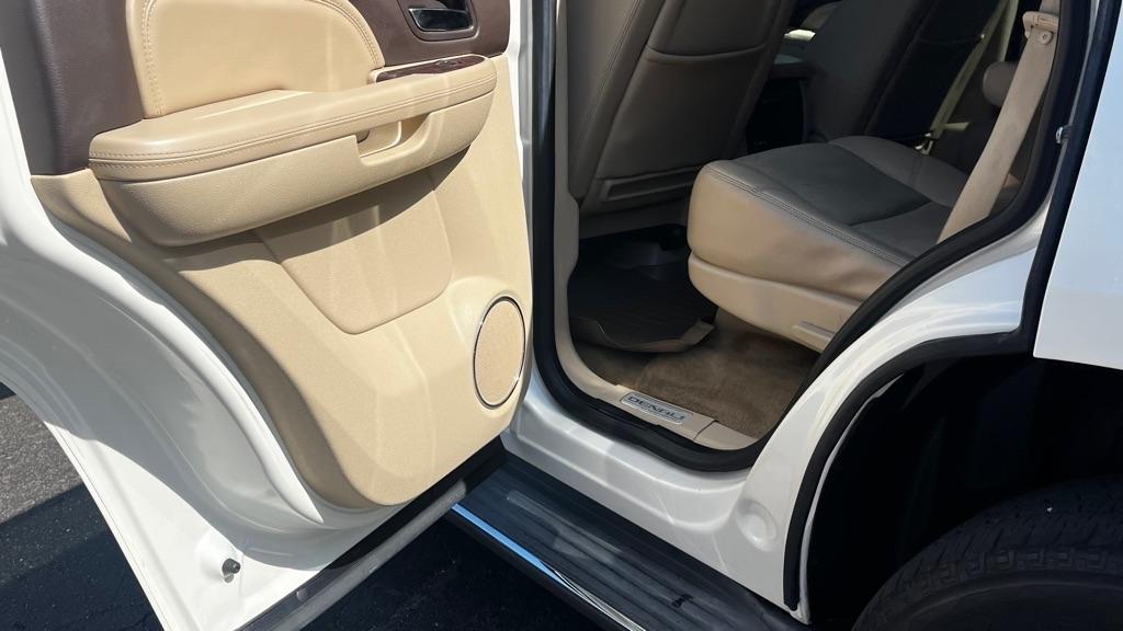 GMC Yukon Denali 4WD 2012