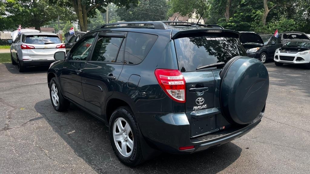 Toyota RAV4 Base I4 4WD 2012