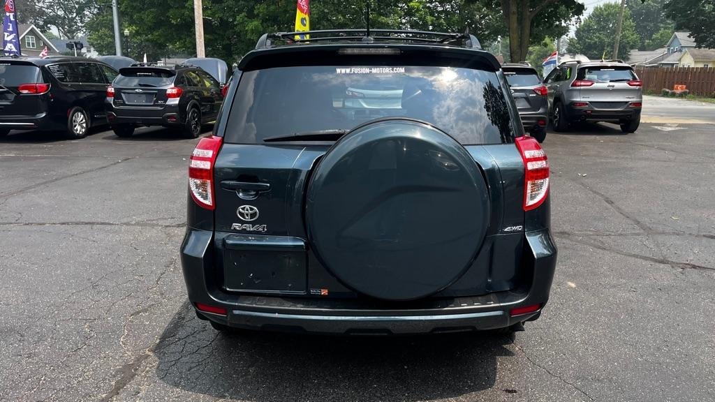Toyota RAV4 Base I4 4WD 2012