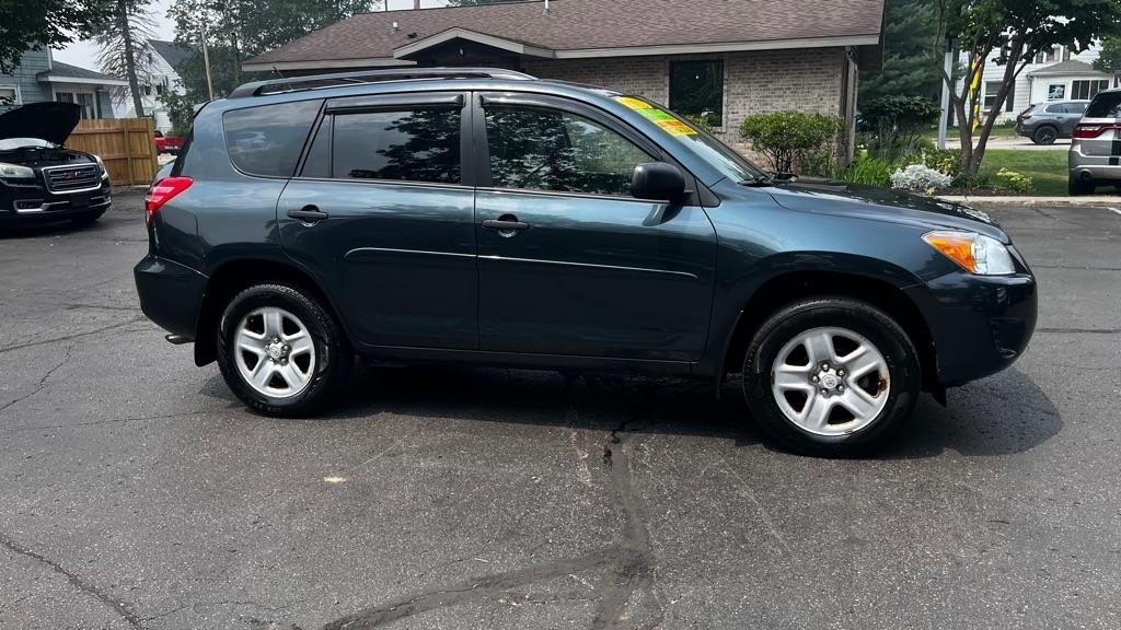 Toyota RAV4 Base I4 4WD 2012