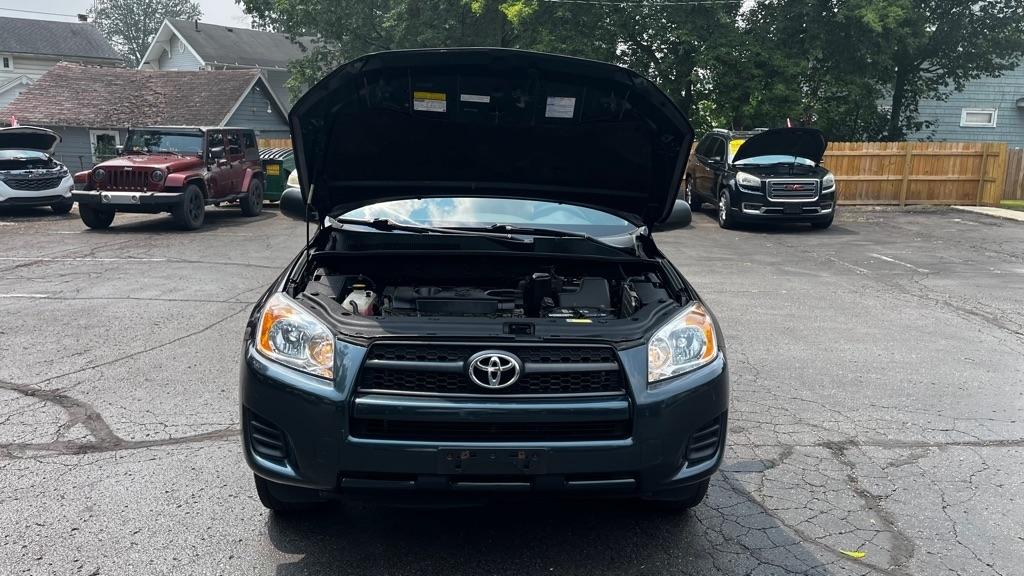 Toyota RAV4 Base I4 4WD 2012