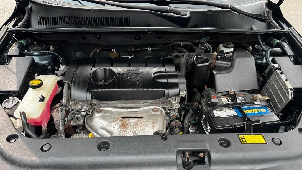 Toyota RAV4 Base I4 4WD 2012