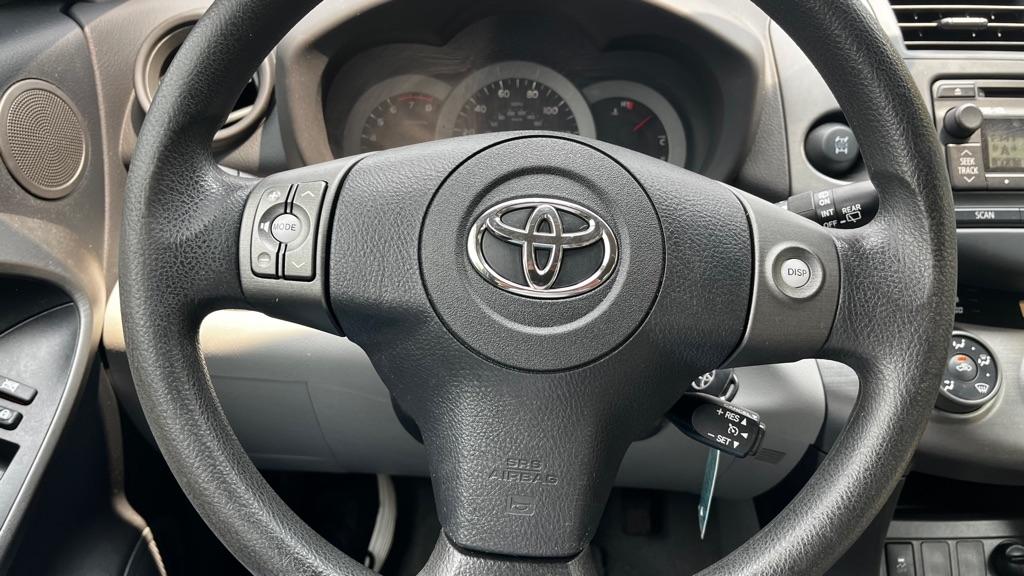 Toyota RAV4 Base I4 4WD 2012