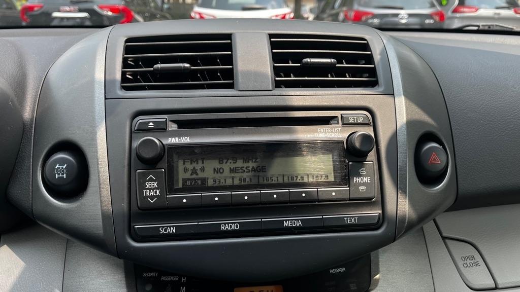 Toyota RAV4 Base I4 4WD 2012