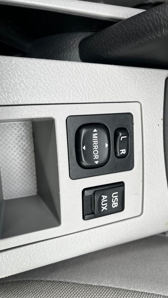 Toyota RAV4 Base I4 4WD 2012