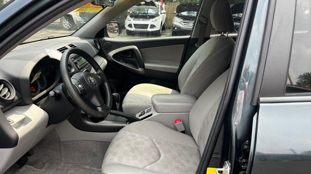 Toyota RAV4 Base I4 4WD 2012