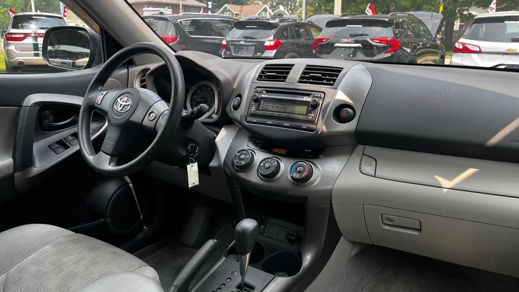 Toyota RAV4 Base I4 4WD 2012