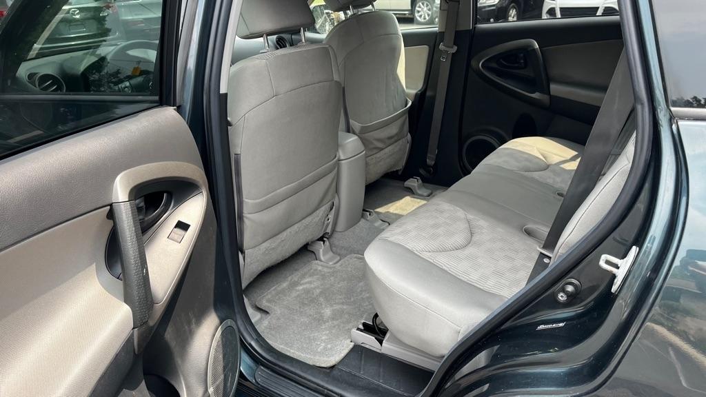 Toyota RAV4 Base I4 4WD 2012