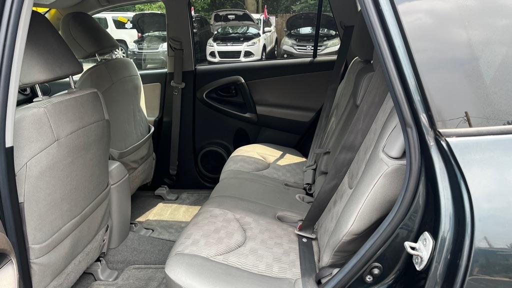 Toyota RAV4 Base I4 4WD 2012