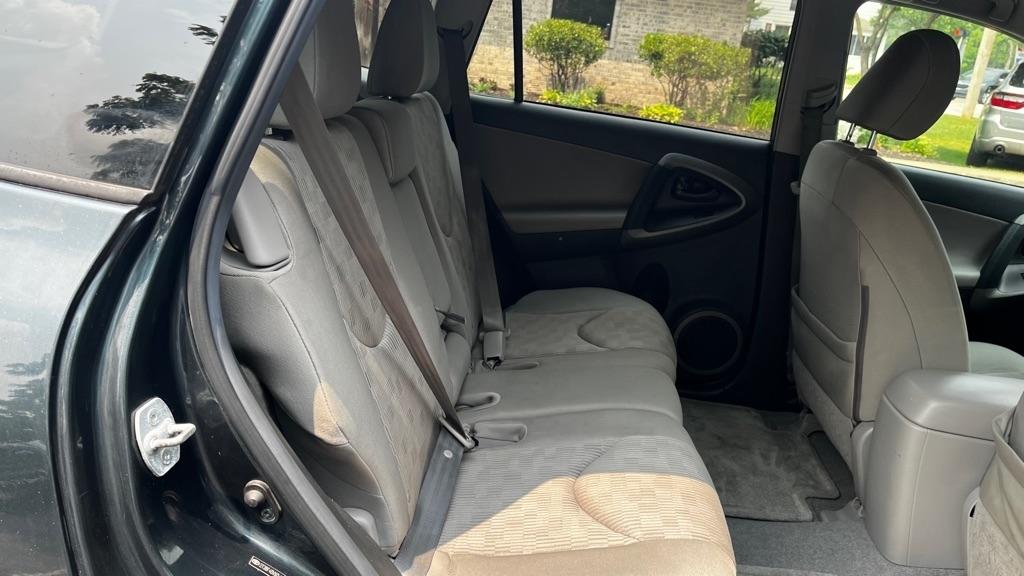 Toyota RAV4 Base I4 4WD 2012
