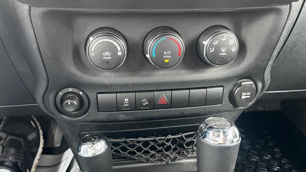 Jeep Wrangler Unlimited Sport 4WD 2011