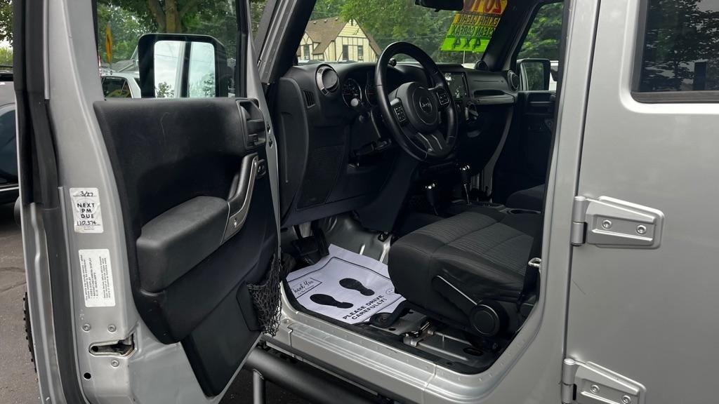 Jeep Wrangler Unlimited Sport 4WD 2011