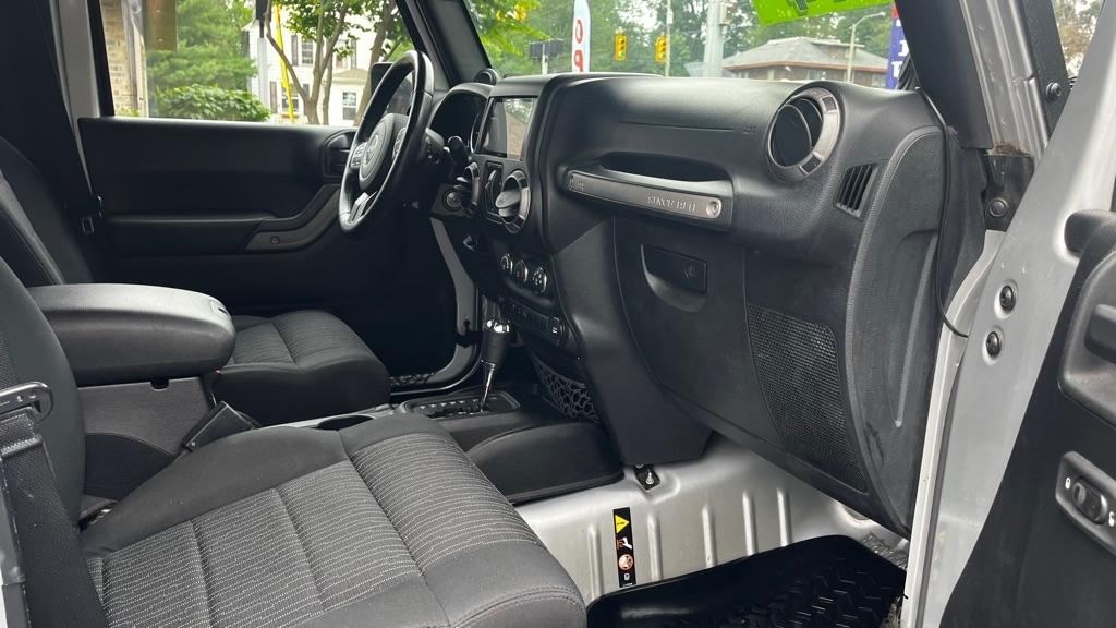 Jeep Wrangler Unlimited Sport 4WD 2011
