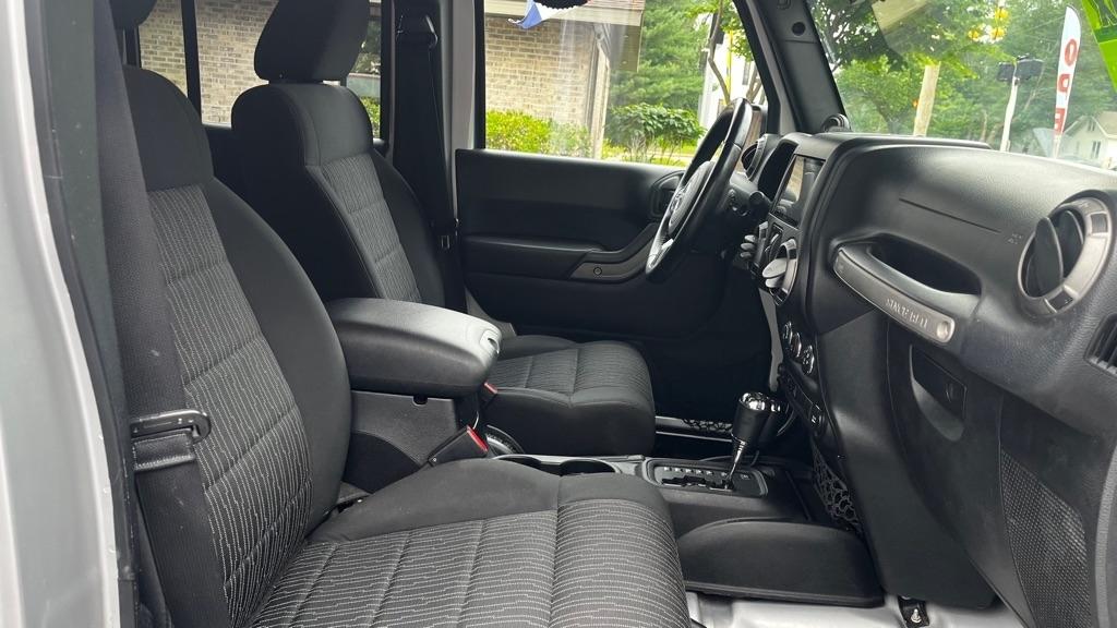 Jeep Wrangler Unlimited Sport 4WD 2011