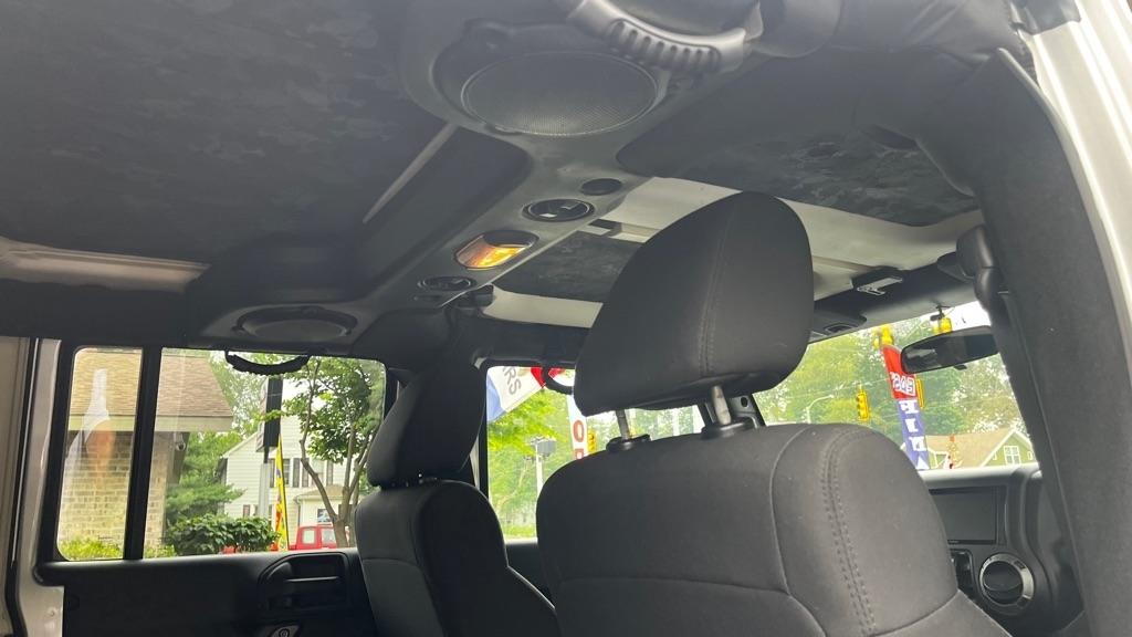 Jeep Wrangler Unlimited Sport 4WD 2011