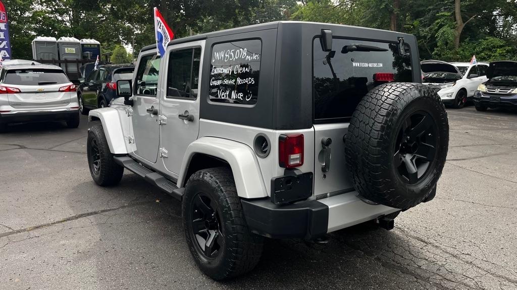 Jeep Wrangler Unlimited Sahara 4WD 2010