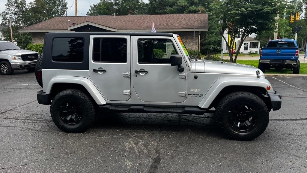 Jeep Wrangler Unlimited Sahara 4WD 2010