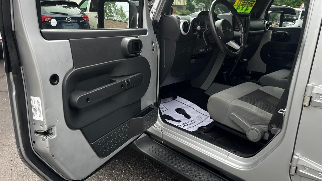 Jeep Wrangler Unlimited Sahara 4WD 2010