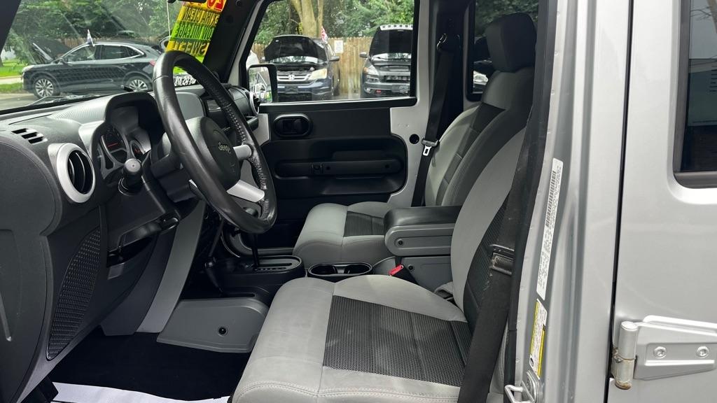 Jeep Wrangler Unlimited Sahara 4WD 2010