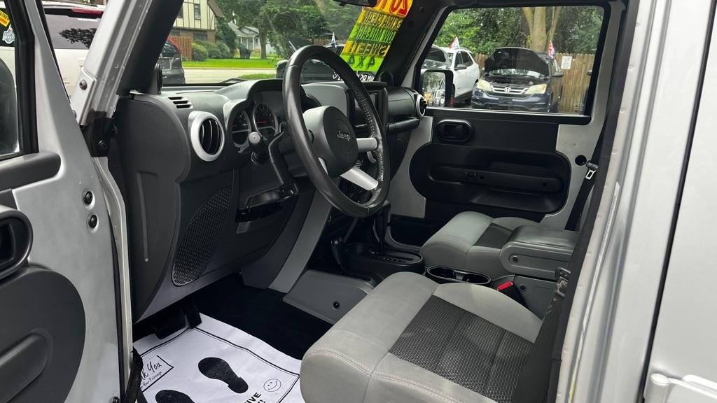 Jeep Wrangler Unlimited Sahara 4WD 2010