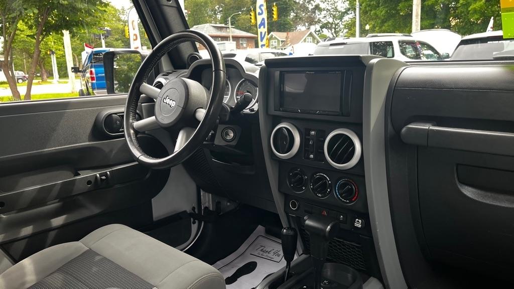 Jeep Wrangler Unlimited Sahara 4WD 2010