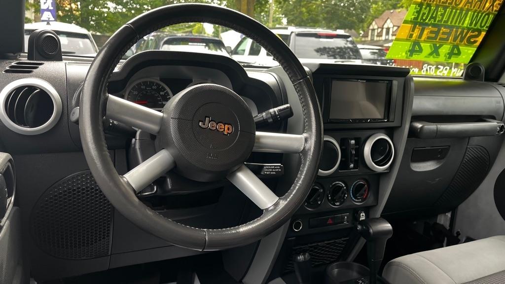 Jeep Wrangler Unlimited Sahara 4WD 2010