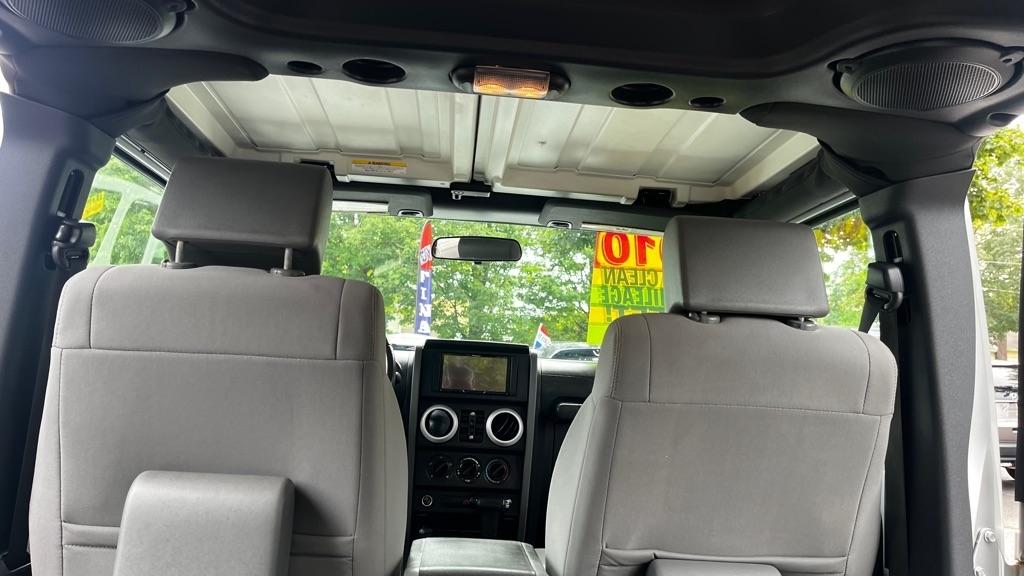 Jeep Wrangler Unlimited Sahara 4WD 2010