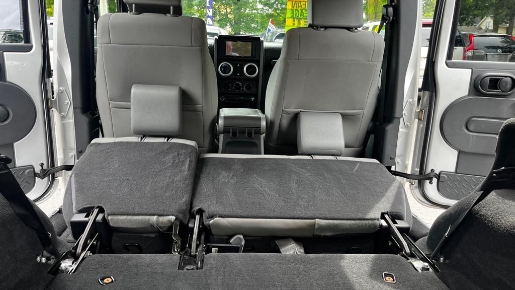 Jeep Wrangler Unlimited Sahara 4WD 2010