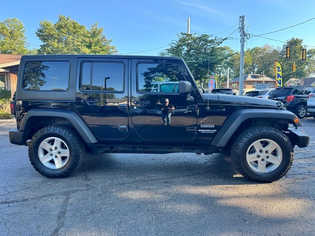 Jeep Wrangler Unlimited Sport 4WD 2011