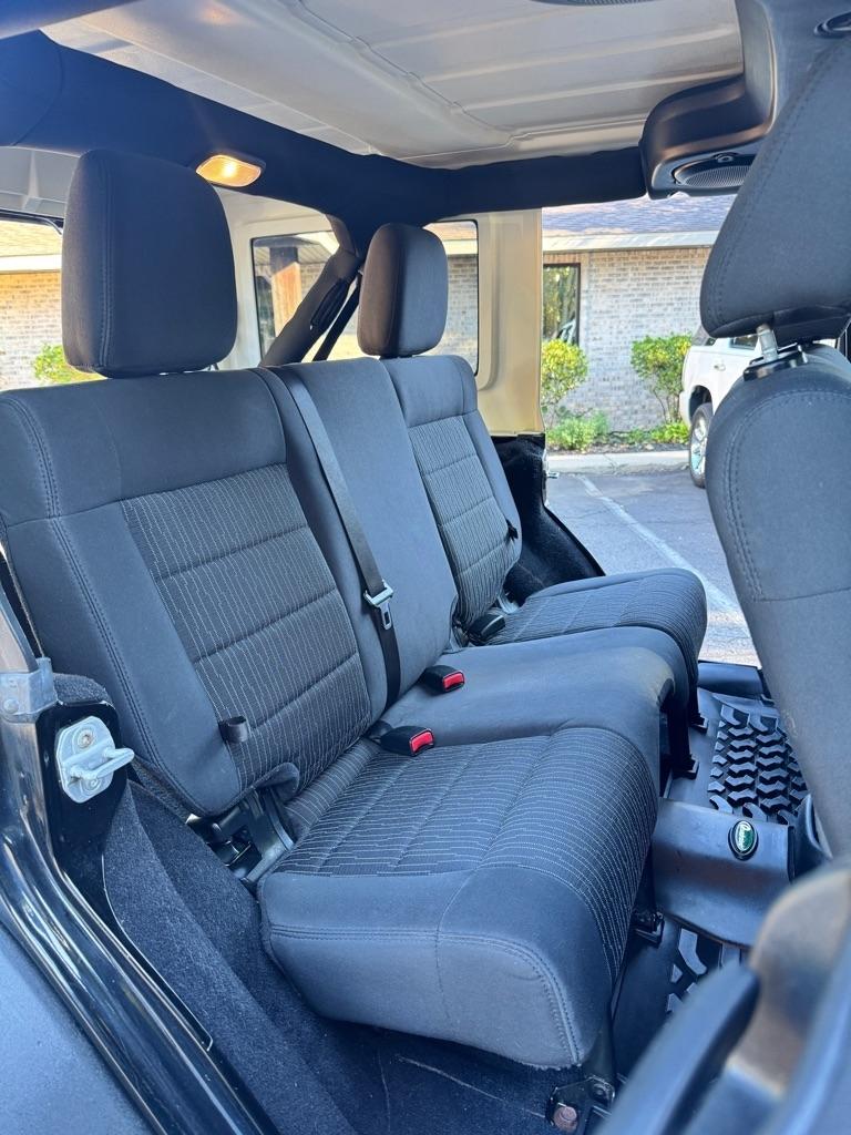 Jeep Wrangler Unlimited Sport 4WD 2011