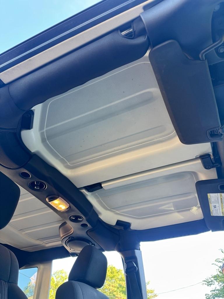 Jeep Wrangler Unlimited Sport 4WD 2011