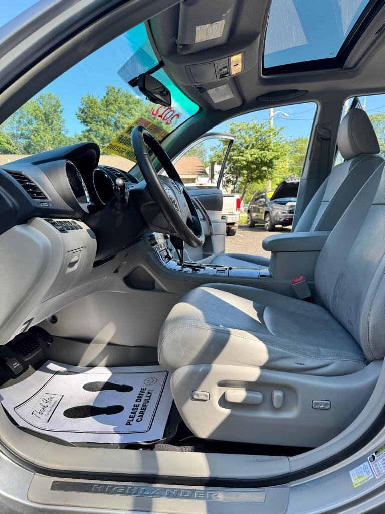 Toyota Highlander Limited 4WD 2012