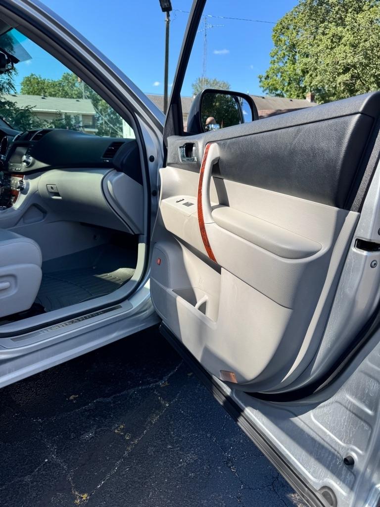 Toyota Highlander Limited 4WD 2012