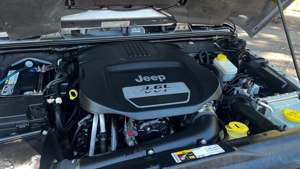 Jeep Wrangler Unlimited Sahara 4WD 2013
