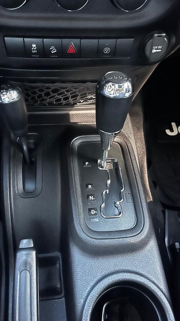 Jeep Wrangler Unlimited Sahara 4WD 2013