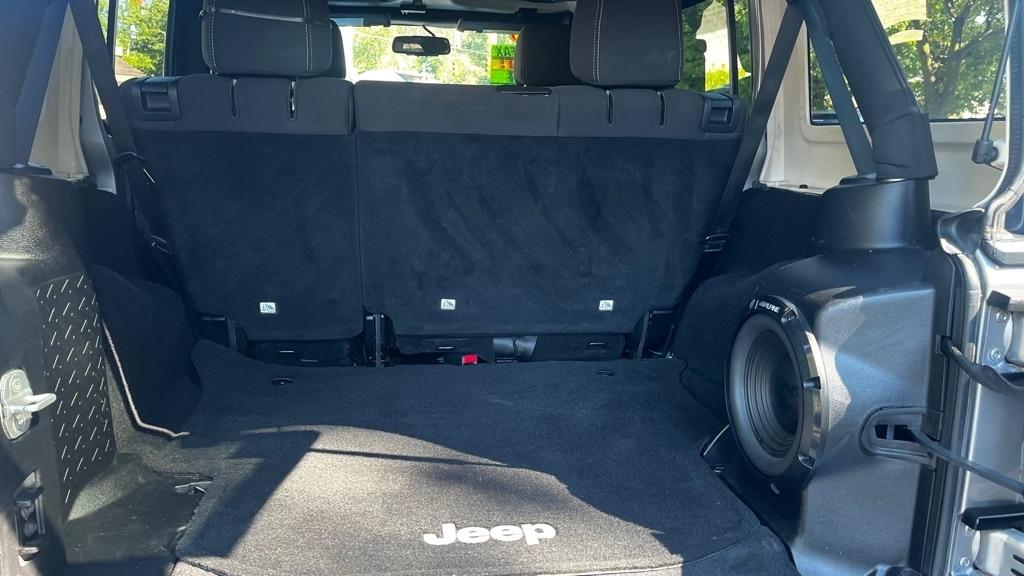Jeep Wrangler Unlimited Sahara 4WD 2013