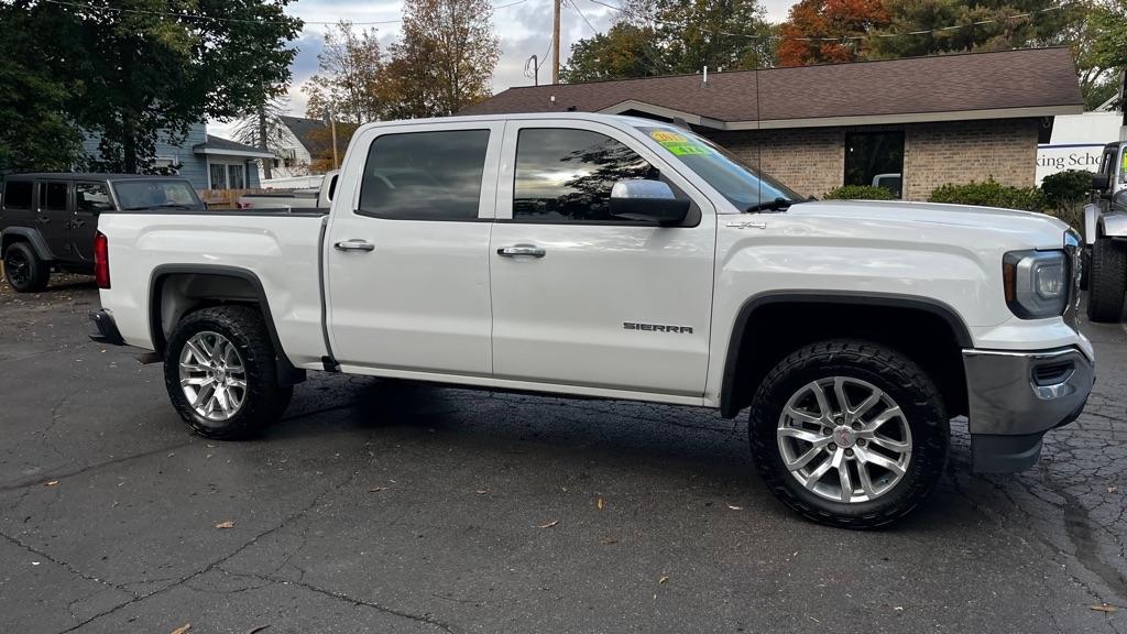 GMC Sierra 1500 Base Crew Cab  Short Box 4WD 2017